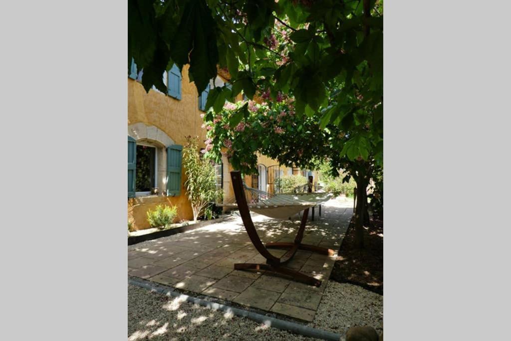 Belle Longere Au Calme - L'Auguste Maison D'Hotes Valensole Zewnętrze zdjęcie